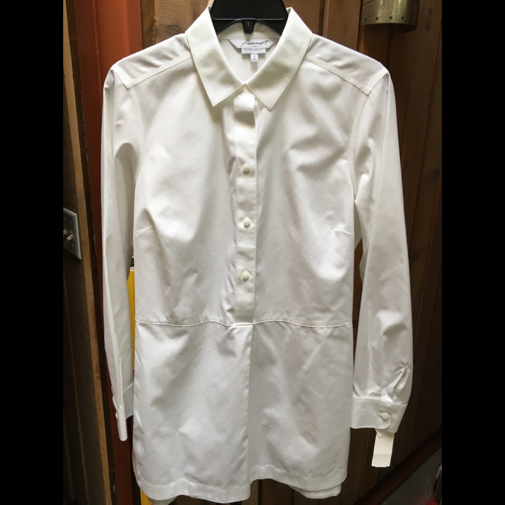 New with tags! Great white Foxcroft tunic!